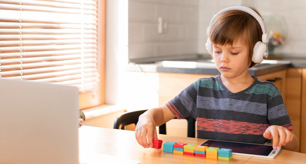 Hands-on learning and adaptive curriculum for Premier Online Kindergarten
